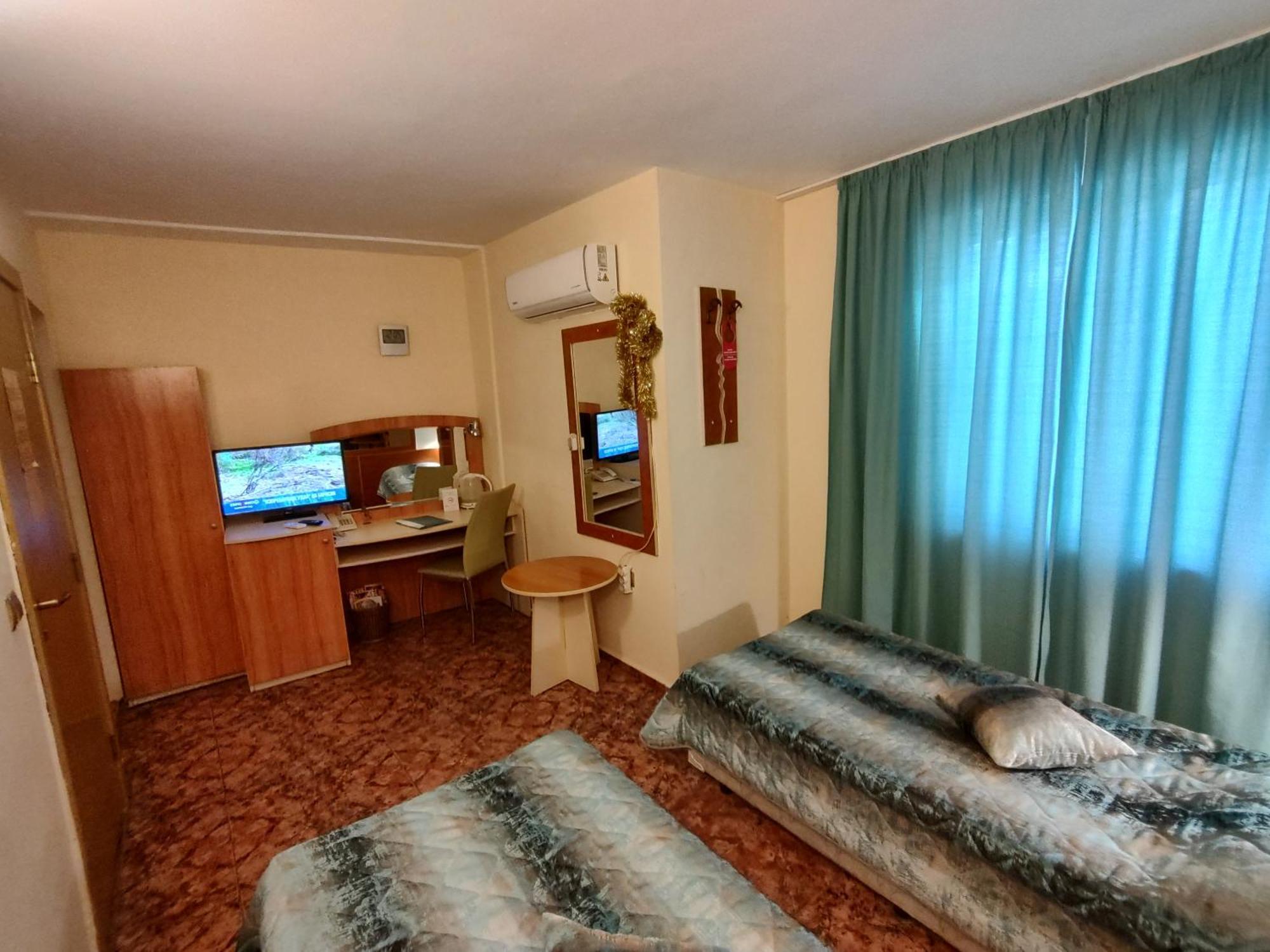 Hotel Color 3*