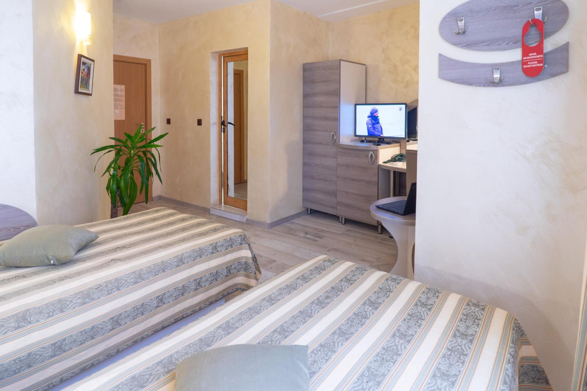 Hotel Color 3*