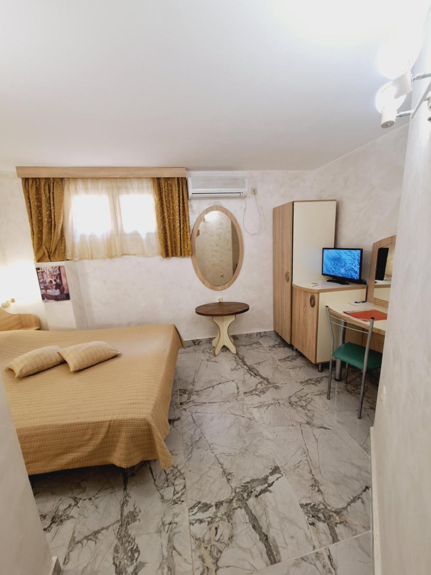 Hotel Color 3*