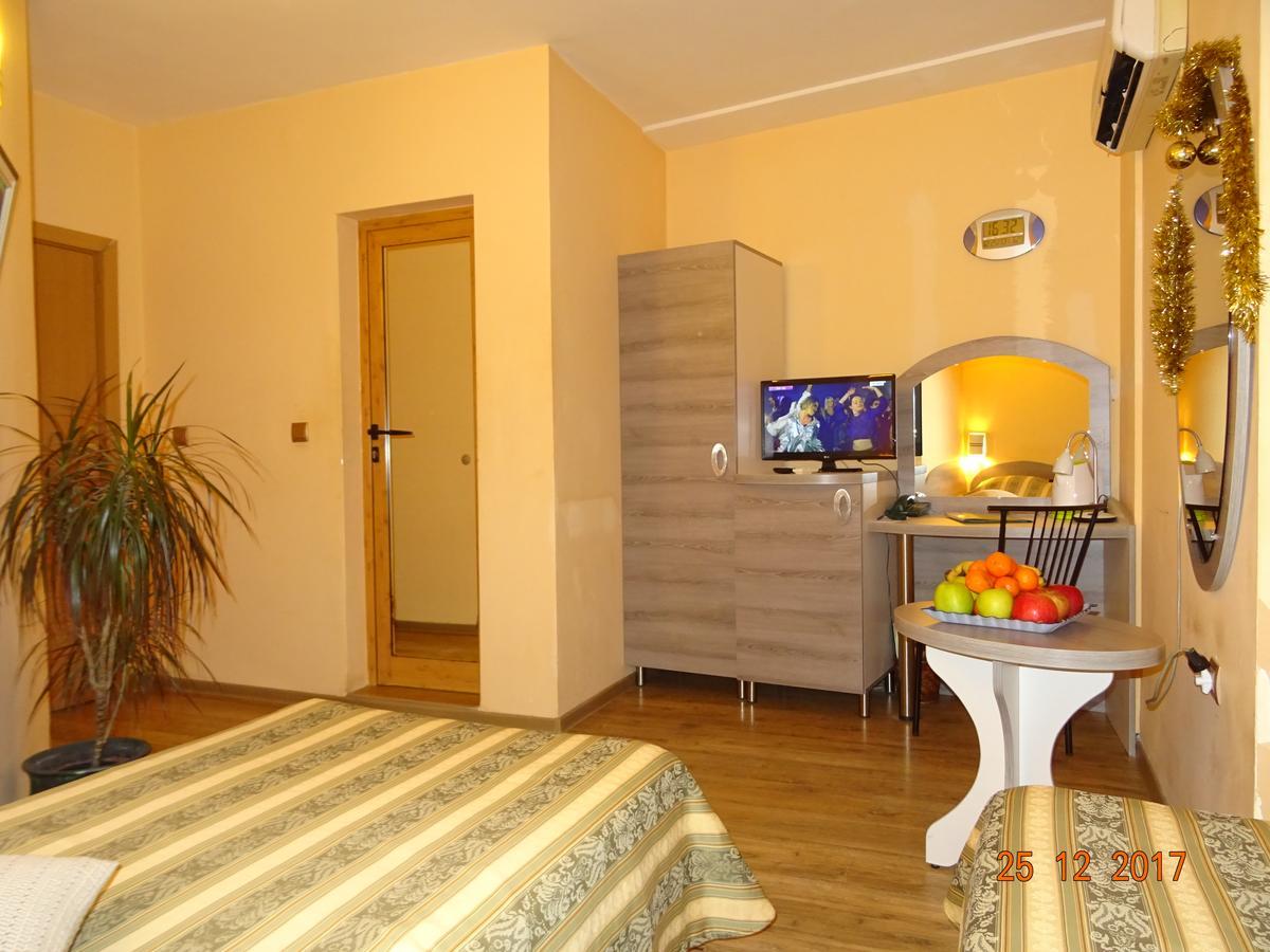 Hotel Color 3*