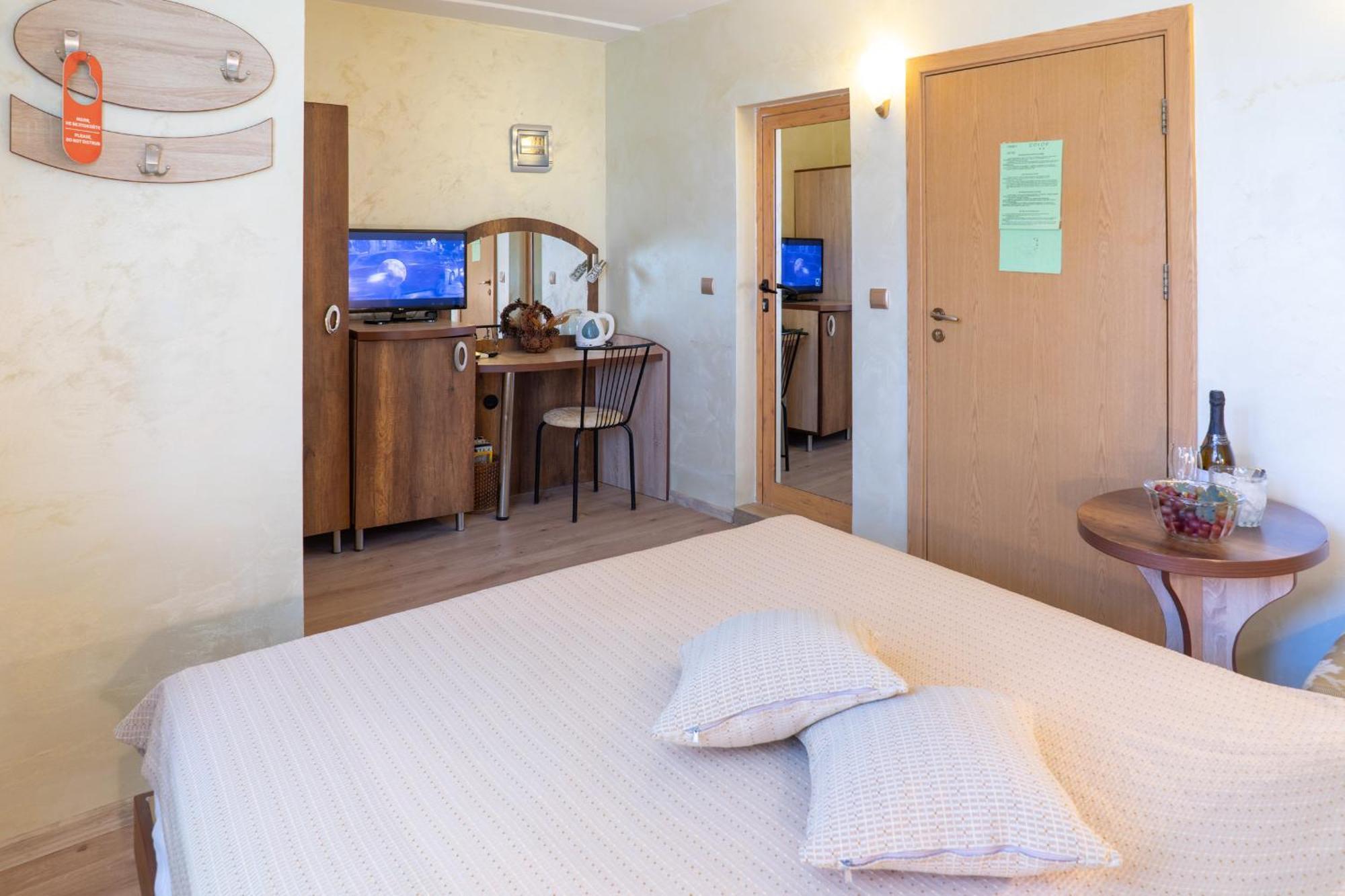 Hotel Color 3*